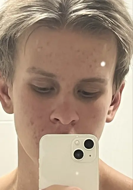 Я Майк, 18, знакомлюсь для открытые отношения в Ярославле