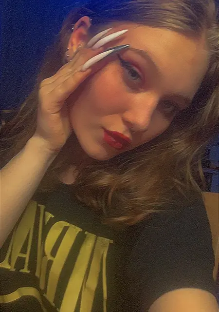 Анастасия из Челябинска, мне 19, познакомлюсь на одну ночь