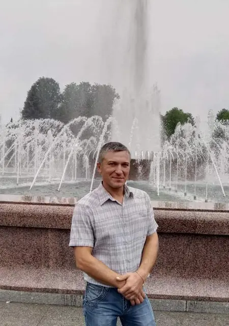 Я Саша, 40, из Тихвина, ищу знакомство для постоянных отношений