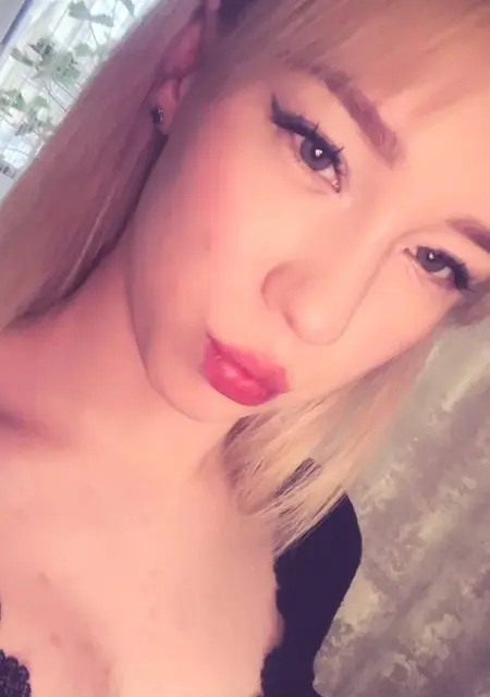 Я Александра, 18, из Челябинска, ищу знакомства без обязательств