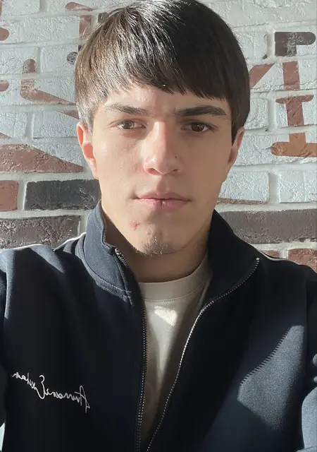 Мухтар из Якутска, мне 20, познакомлюсь без обязательств