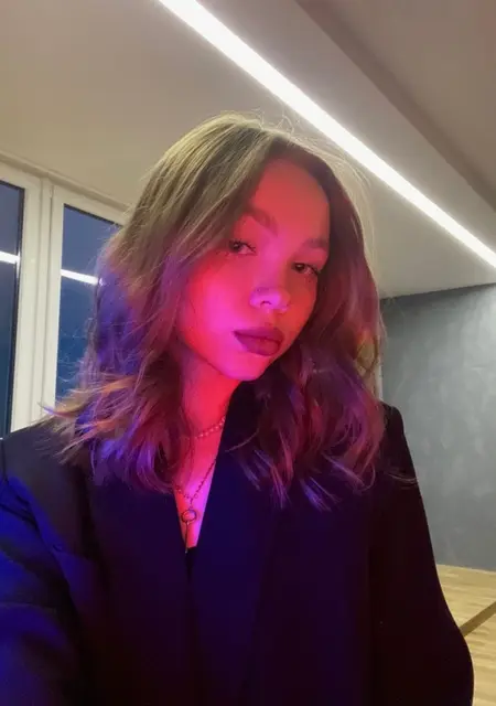 Аня из Екатеринбурга, мне 21, познакомлюсь для вирта