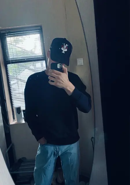 Я Роман, 23, из Туапсе, ищу знакомства на одну ночь