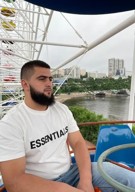 Я Эмомиддин, 28, знакомлюсь для постоянных отношений в Владивостоке