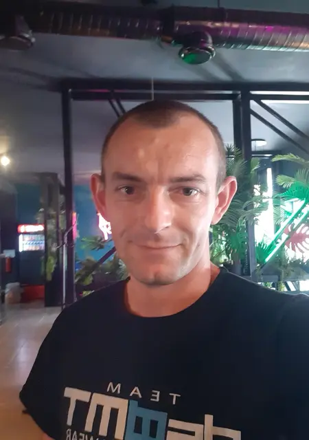 Егор из Судака, ищу на сайте знакомства на одну ночь