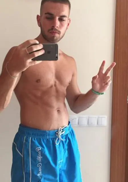 Я Артём, 24, из Уссурийска, ищу знакомство