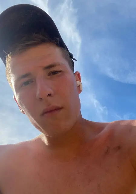 Я Влад, 25, знакомлюсь для постоянных отношений в Камышине