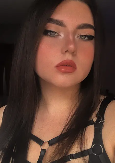 Алиса з Херсон, мені 22 років, познайомлюсь для приємне проведення часу