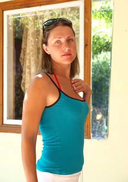 Я Инна, 41 років, знайомлюсь на одну ніч у Бровари