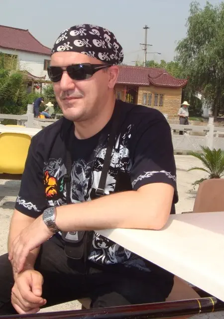 Я Александр, 54, из Севастополя, ищу знакомства на одну ночь