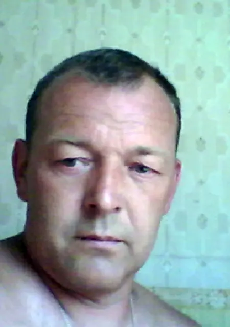 Слава из Смоленска, мне 54, познакомлюсь на одну ночь