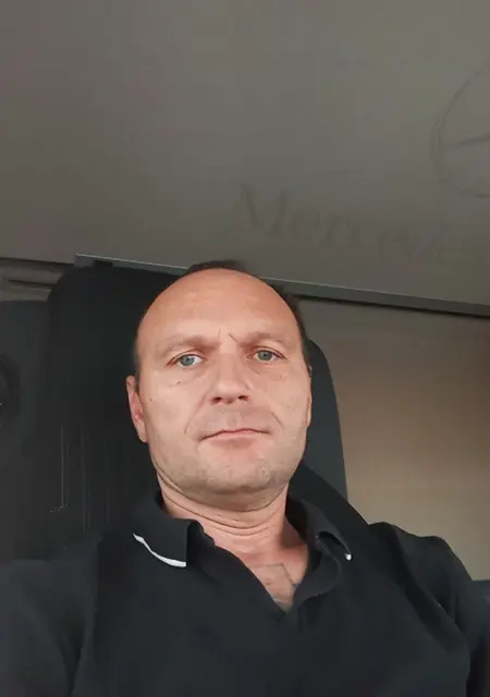 Я Андрей, 46, из Казани, ищу знакомства без обязательств