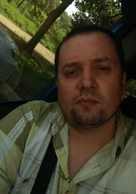 Я Анатолий, 40, из Артема, ищу знакомства без обязательств