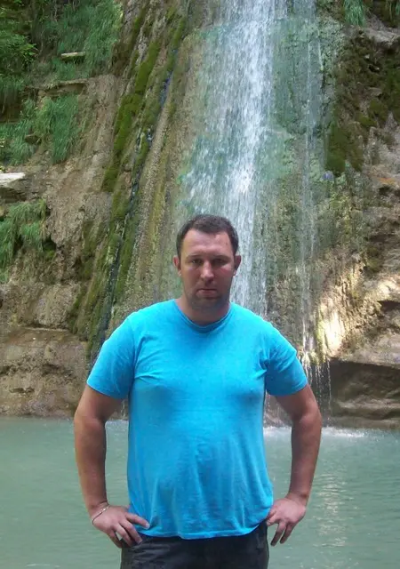 Кирилл из Нижневартовска, мне 41, познакомлюсь для постоянных отношений