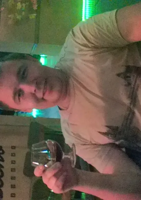 Я Виталя, 43, знакомлюсь на одну ночь в Юрге