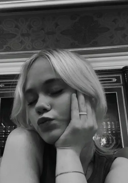 Эля из Екатеринбурга, мне 18, познакомлюсь для общения