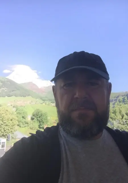 Я Аслан, 39, из Воронежской, ищу знакомства без обязательств