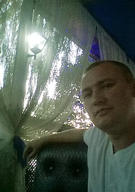 Я Санёк, 41, знакомлюсь для постоянных отношений в Азове