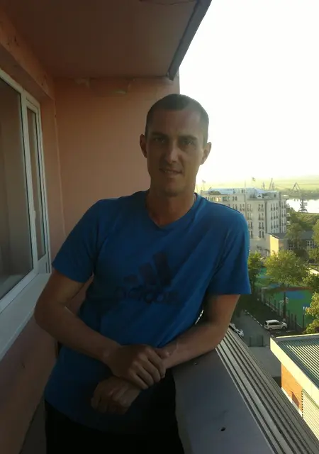 Сергей из Азова, мне 46, познакомлюсь для приятного времяпровождения