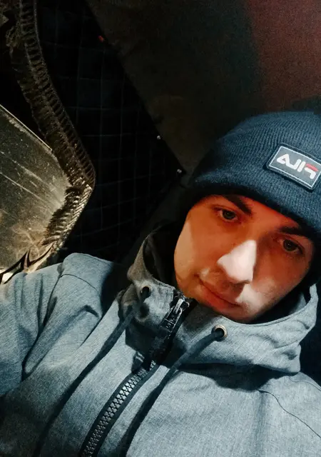 Николай Козунов из Арзамаса, мне 26, познакомлюсь на одну ночь