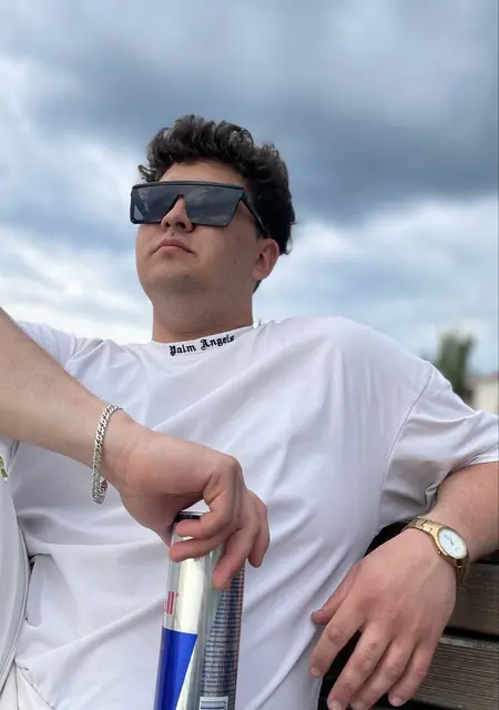 Я Liansky, 20, знакомлюсь для постоянных отношений в Санкт-Петербурге