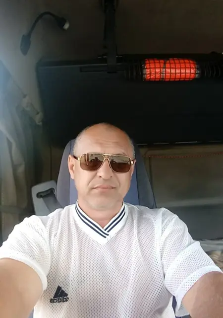 Вик из Южно-Сахалинска, мне 51, познакомлюсь для приятного времяпровождения