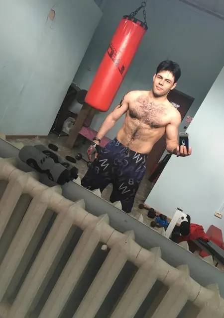 Я Максим, 29, из Уссурийска, ищу знакомства без обязательств