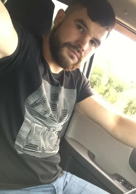 Денис из Санкт-Петербурга, ищу на сайте знакомства на одну ночь