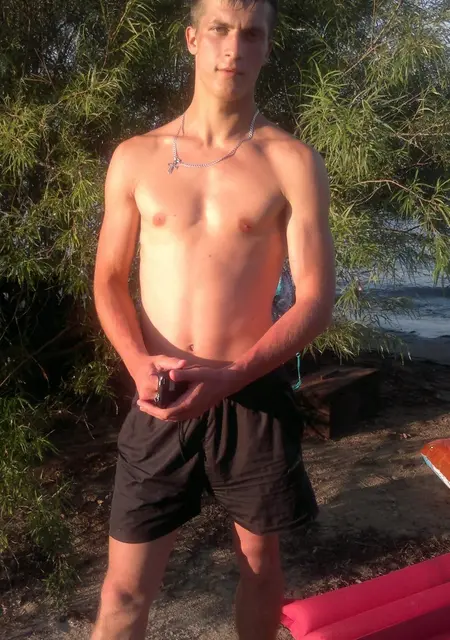 Александр из Биробиджана, ищу на сайте знакомства на одну ночь