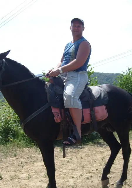 Я Мишаня, 54, из Коврова, ищу знакомства на одну ночь