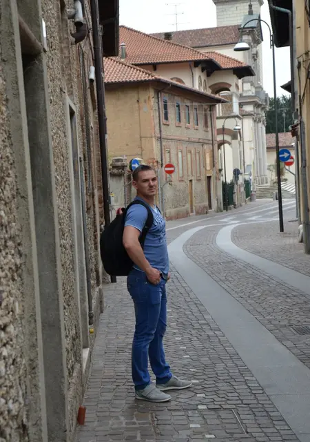 Александр из Астрахани, мне 39, познакомлюсь для общения