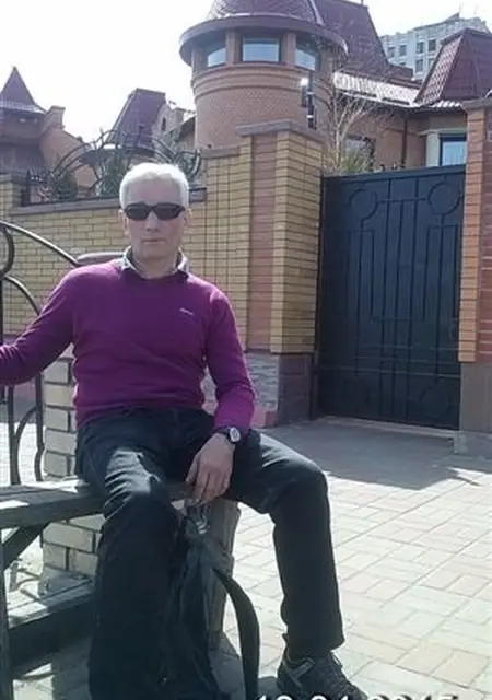 Дима з Києва, мені 60 років, познайомлюсь для спілкування