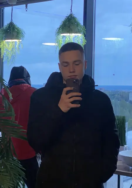 Я Кирилл, 18, знакомлюсь без обязательств в Санкт-Петербурге