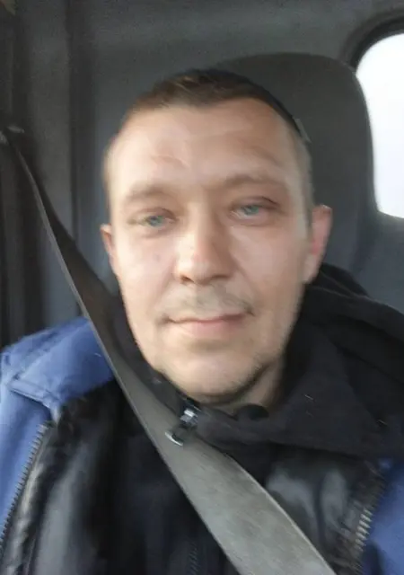 Сергей из Воронежа, мне 45, познакомлюсь без обязательств