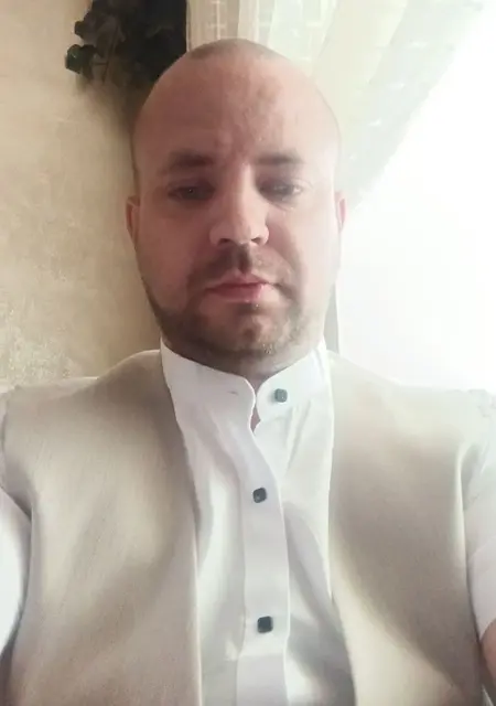 Я Slavik, 32, знакомлюсь для открытые отношения в Сургуте