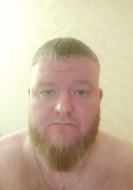 Александр из Саратова, мне 41, познакомлюсь на одну ночь