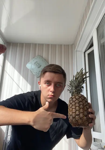 Я Эмирик, 19, из Норильска, ищу знакомство для постоянных отношений