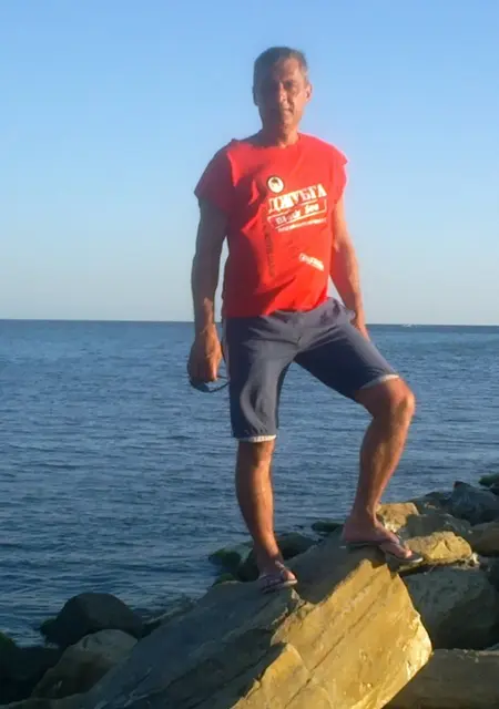 Я Жекисон, 48, из Ессентуков, ищу знакомства без обязательств