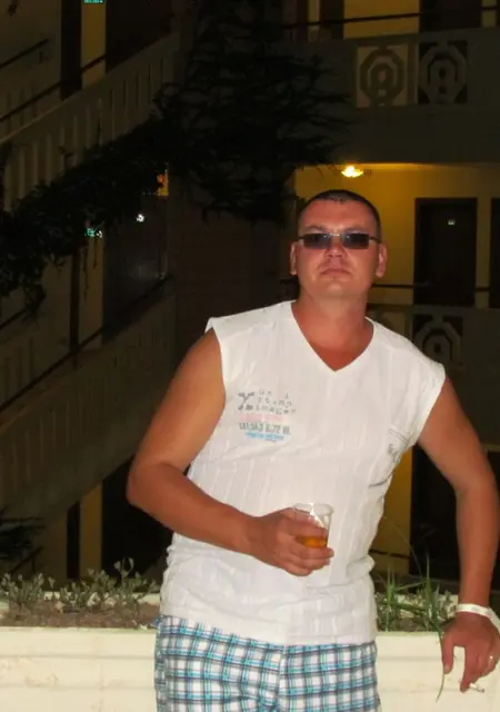 Я Юрий, 47, знакомлюсь без обязательств в Тольятти