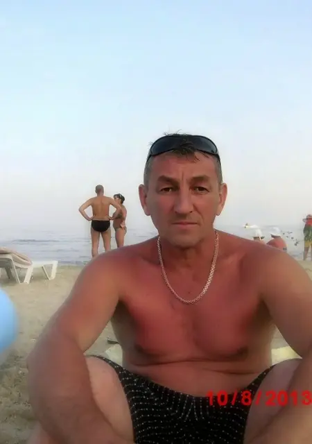 Я Игорь, 54, знакомлюсь на одну ночь в Горловке