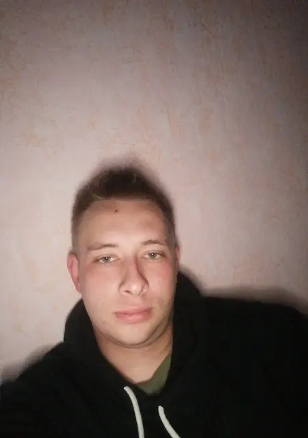 Дмитрий из Евпатории, мне 28, познакомлюсь на одну ночь