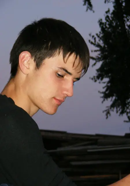 Александр из Анжеро-Судженска, мне 33, познакомлюсь для приятного времяпровождения