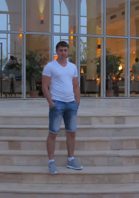 Я Денис, 35, знакомлюсь без обязательств в Ялте