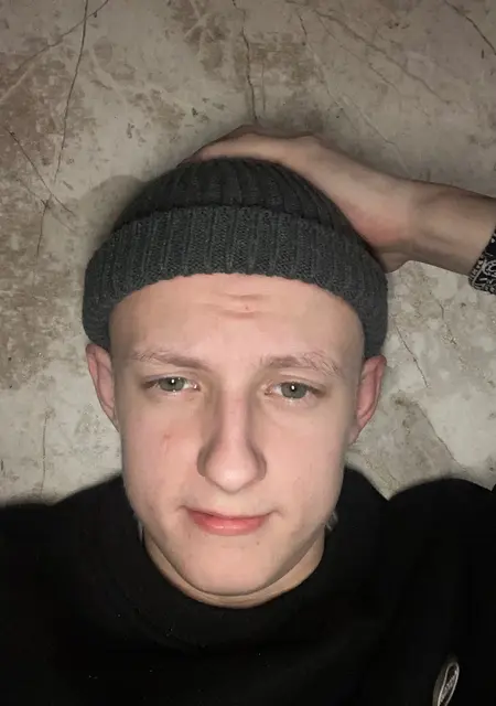 Я Егор, 20, знакомлюсь без обязательств в Каменске