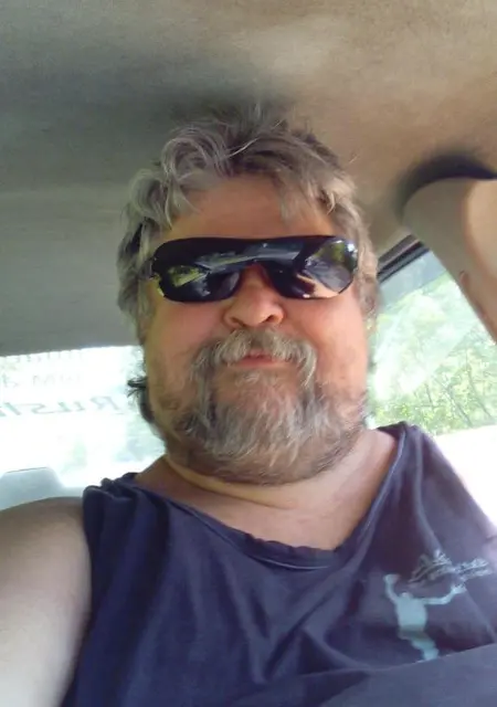 Александр из Новомосковска, ищу на сайте знакомства на одну ночь