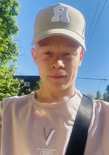 Денис из Таганрога, ищу на сайте знакомства на одну ночь