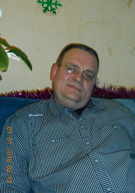 Олег из Никеля, мне 58, познакомлюсь на одну ночь