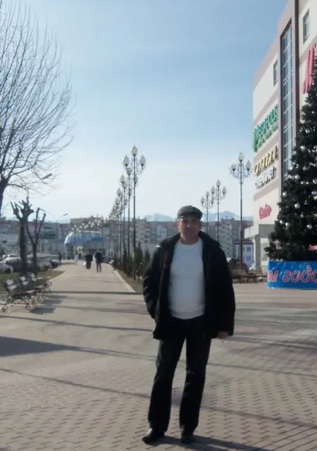 Я Сергей, 62, знакомлюсь без обязательств в Новороссийске