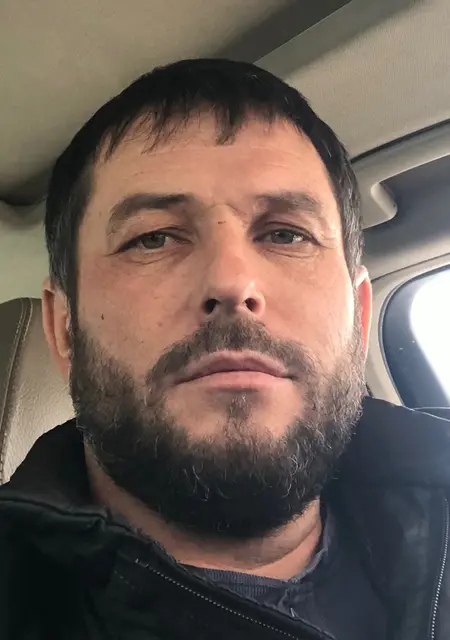 Виктор из Симферополя, мне 43, познакомлюсь на одну ночь