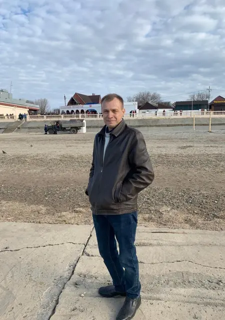 Я Артур, 52, из Краснодара, ищу знакомства без обязательств